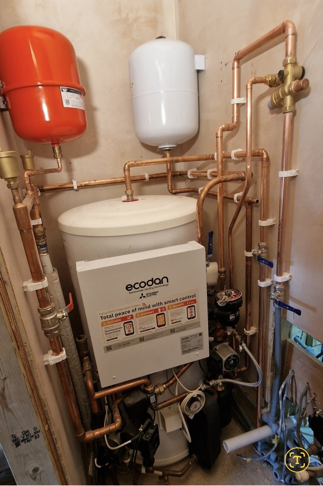 Heat pump cylinder and plant space